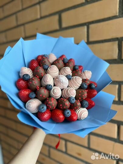 Букет из клубники в шоколаде (35 ягод)