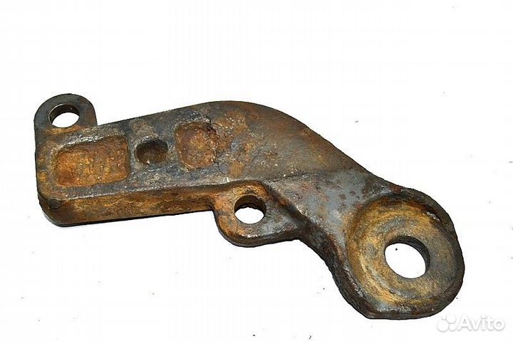 Кронштейн амортизатора переднего моста, нижний лев