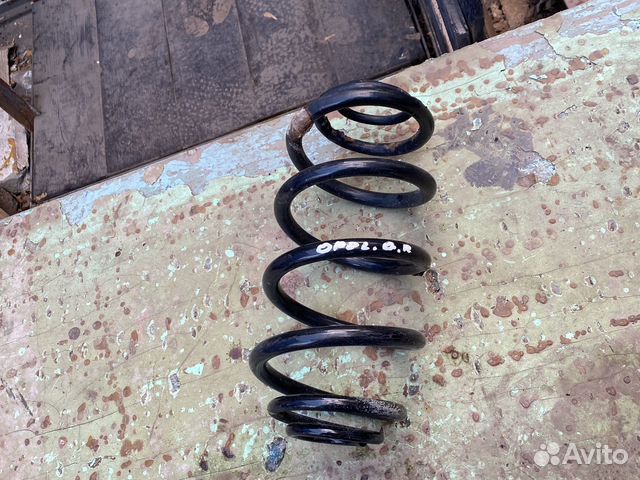 Opel astra j задняя правая пружина