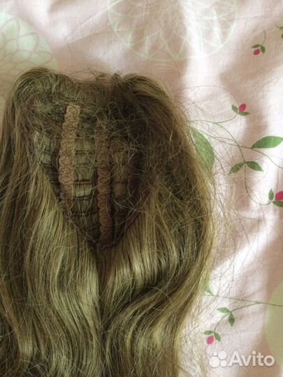 Волосы на заколках хвост шиньон