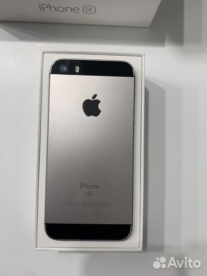 iPhone SE, 32 ГБ
