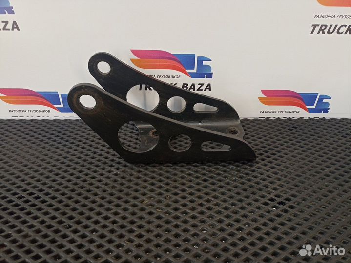 81437400195 Кронштейн амортизатора переднего