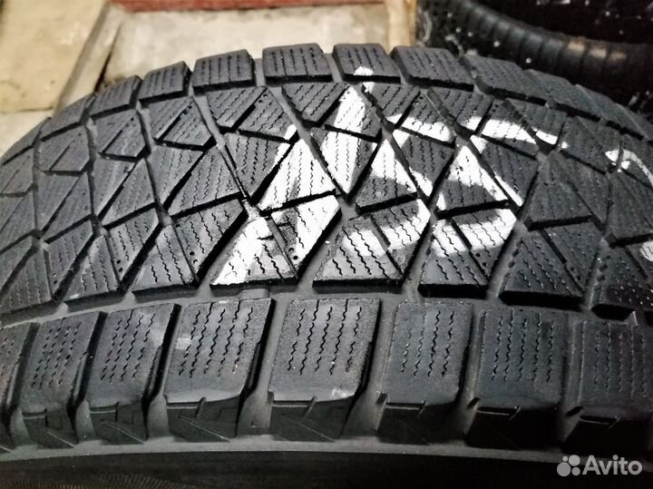 Bridgestone Blizzak DM-V2 225/60 R17 99S