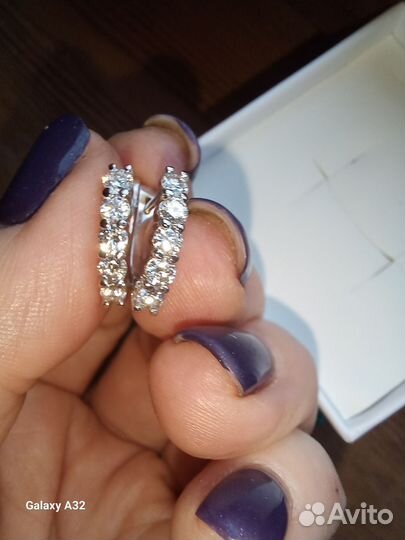 Золотые серьги с бриллиантами дорожка 1,0ct