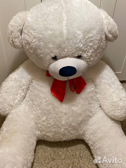 Большой плюшевый мишка