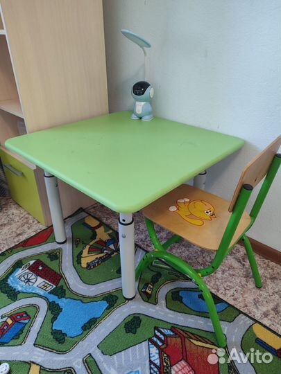 Детский стол и стул