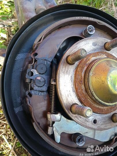 Задний продольный рычаг Mitsubishi лансер