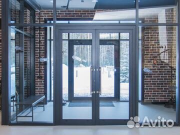 Дверь алюминиевая