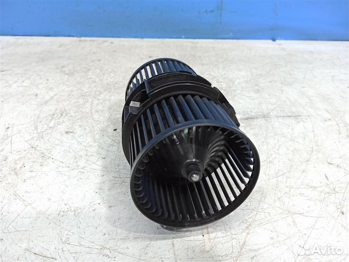 Моторчик печки Renault Fluence 2010