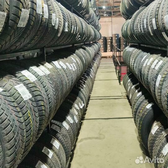 Michelin Pilot Sport 4 235/45 R19 96W