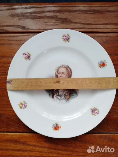 Тарелка Мейсен. Трещин и сколов нет