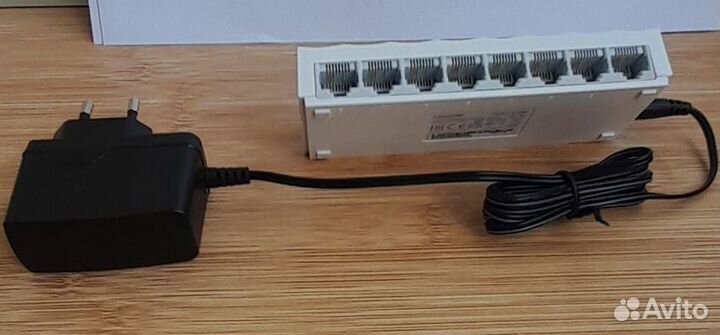 Свич 8-портовый