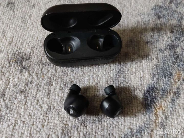 JBL t100tws в идеальном состоянии