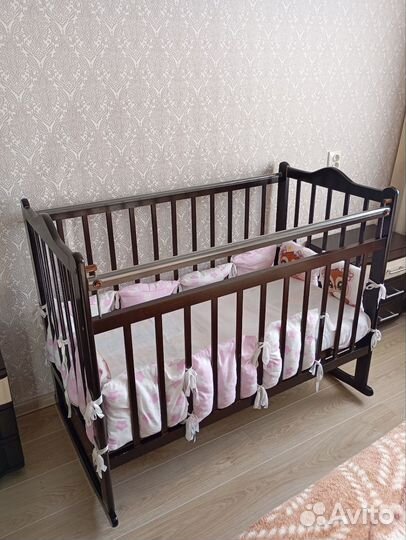 Детская кроватка