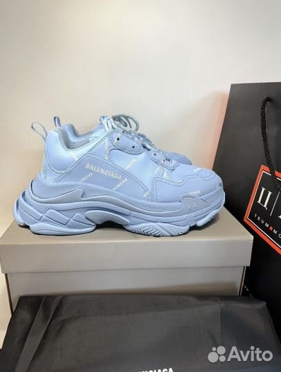 Balenciaga triple s оригинал