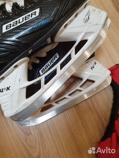 Хоккейные коньки Bauer детские
