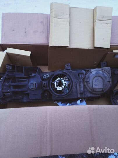 Фара Volvo V70xc, XC70 правая