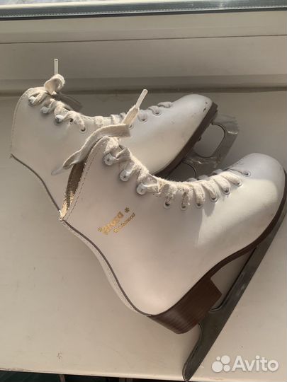 Коньки фигурные Arosa Graf 32