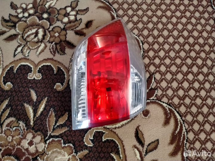 Фонарь левый тойота хайлендер 2