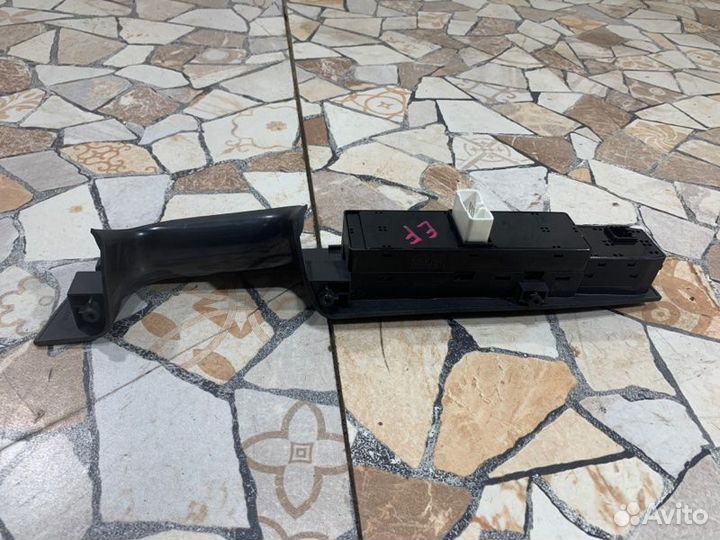 Блок управления стеклоподъемниками передний левый