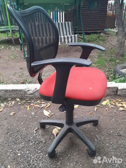 Компьютерное кресло