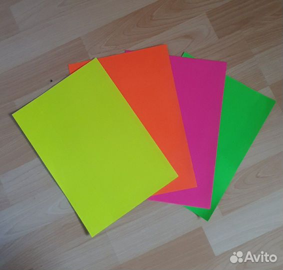 Самоклеющаяся бумага