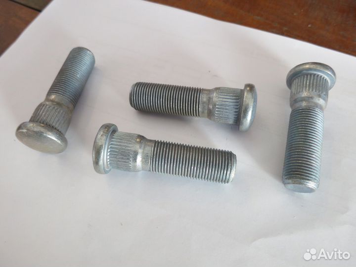 Шпилька колеса газ задняя 3302-3104018