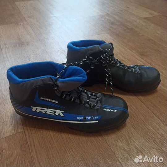 Лыжные ботинки