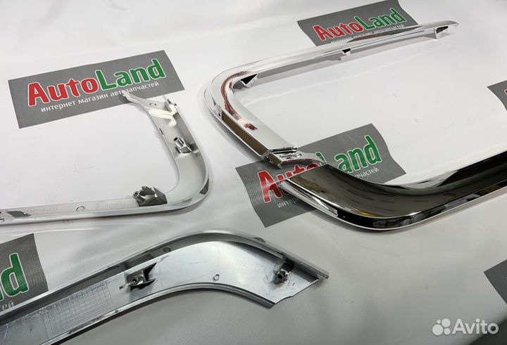 Молдинги переднего бампера Веста хром
