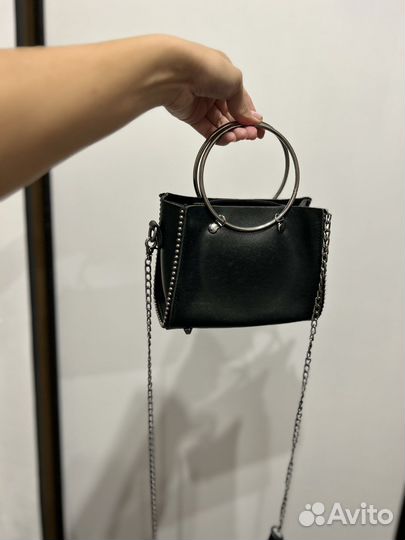 Одежда и аксессуары