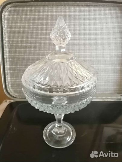 Рюмки хрустальные ссср,ваза на ножке