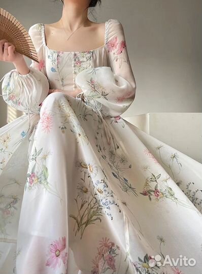 Платье пышное с цветочным принтом