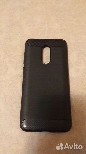 Чехол на телефон