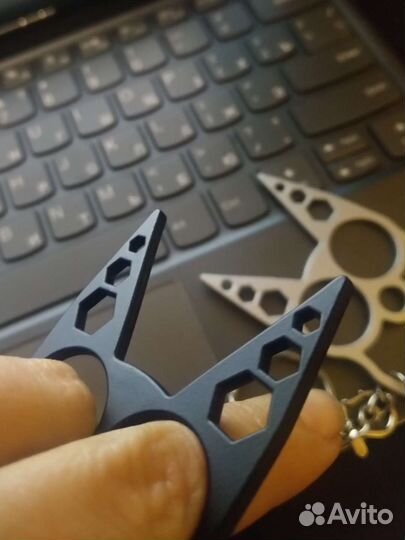 Брелок-открывпшка/шестигранники в виде кастета