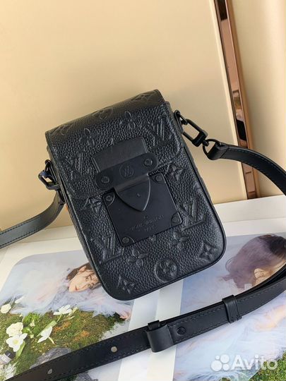 Бумажник Louis Vuitton S-Lock Vertical