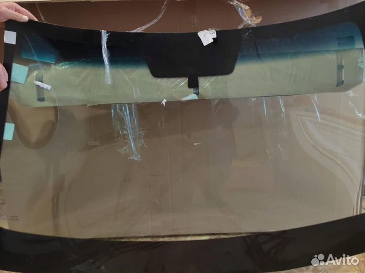Продам лобовое стекло на мазда сх-5