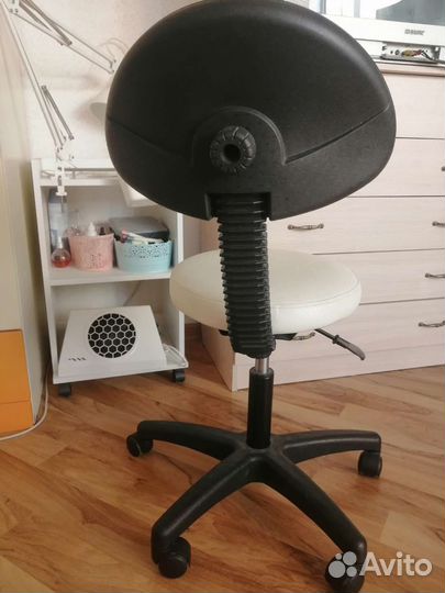 Стул мастера педикюра маникюра косметолога