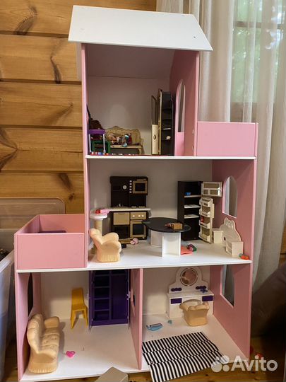 Домик кукольный с мебелью