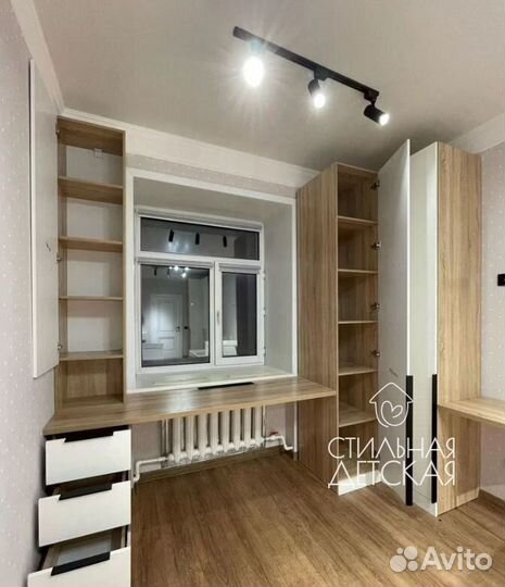 Письменный стол