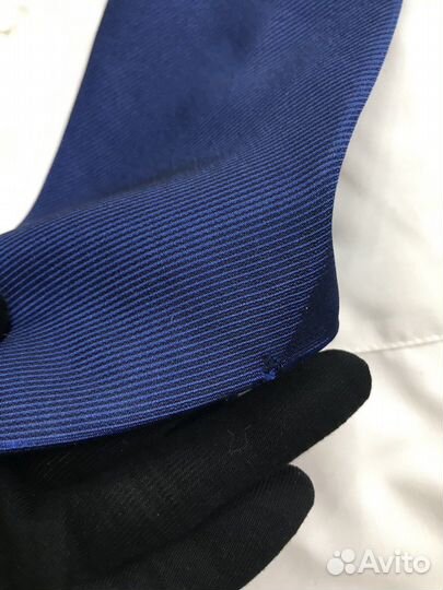 Галстук синий есть нюанс