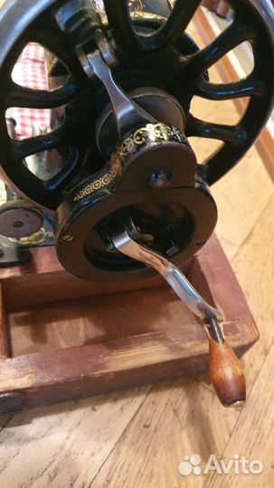 Швейная машинка zinger ручная