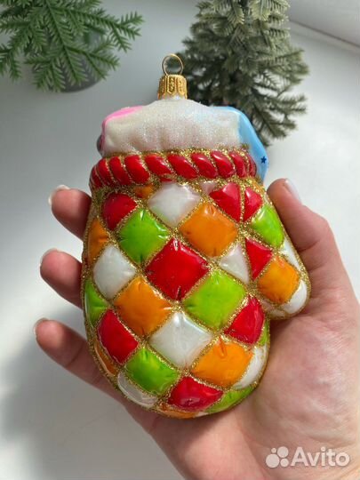 Елочная игрушка Мышки в рукавичке