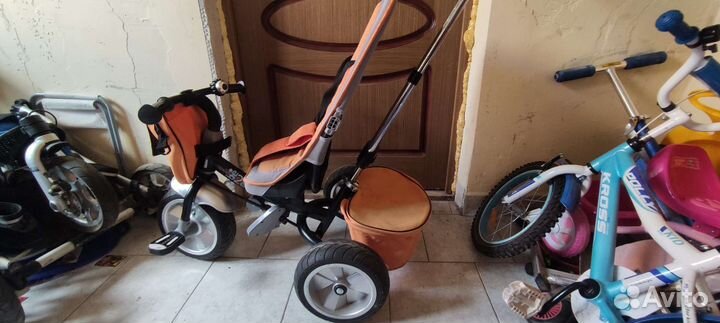 Трехколесный детский велосипед с ручкой бу