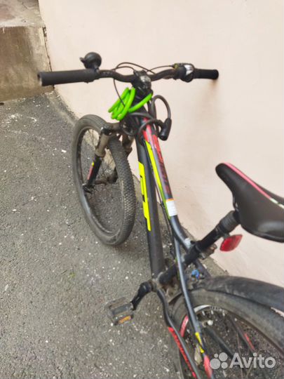 Велосипед GT спортивный подростковый