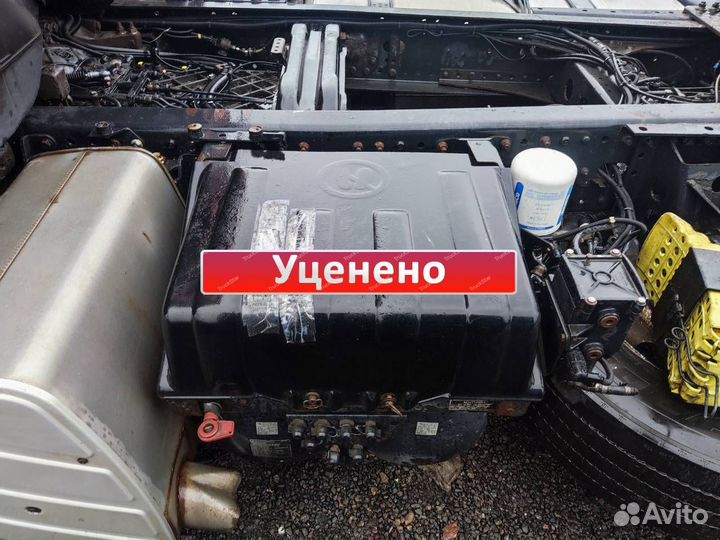 Крышка ящика АКБ