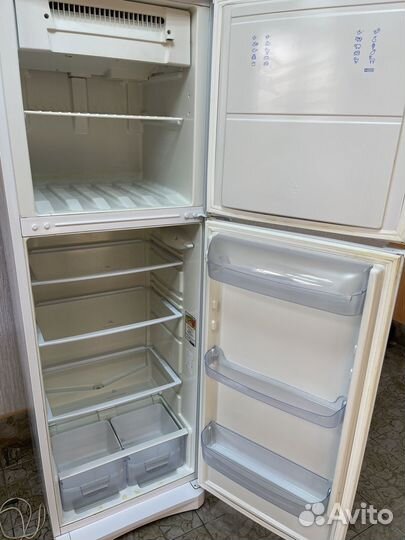 Холодильник бу indesit