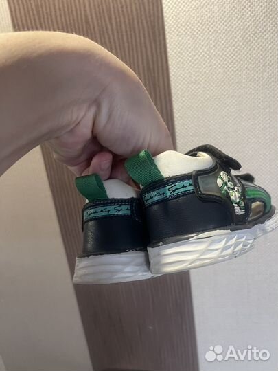 Сандалики для мальчика 23