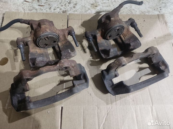 Передние суппорта Audi 80 B4