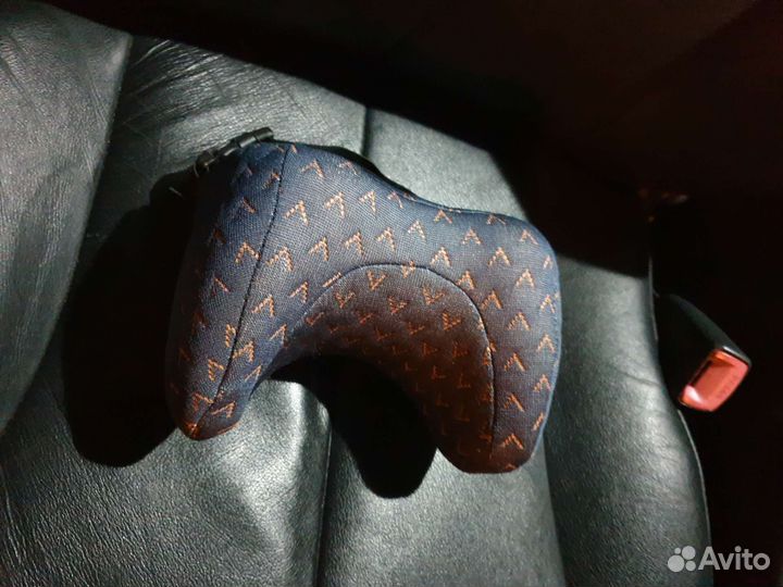 Подушка на подголовник в машину