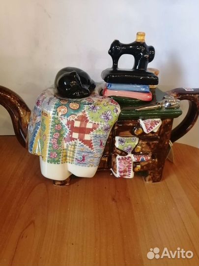 Чайник коллекционный. Toni Carter клеймо